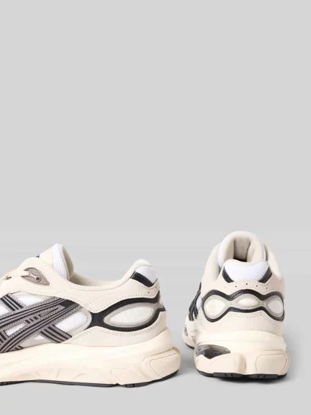 Sneakersy z amortyzującą profilowaną podeszwą model GEL-NYC Asics białe