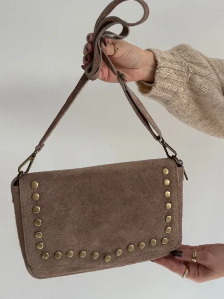 Torebka Boto zamszowa z nitami beżowa