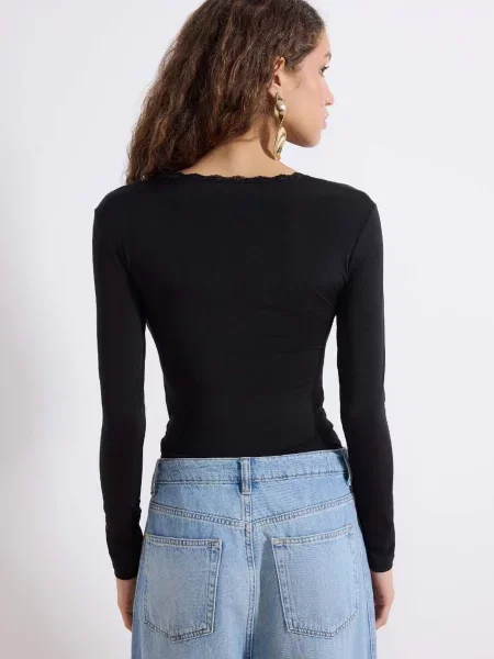 Trendyol Košeľové body čierna