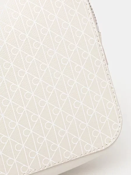 Táska Calvin Klein Emblem Aop Elongated Camera Bag Ekru bézs