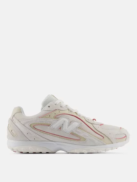 Замшеві кросівки New Balance бежеві