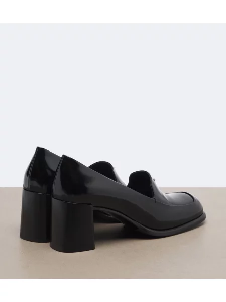 Pantofi cu toc Prada din piele de lac negru
