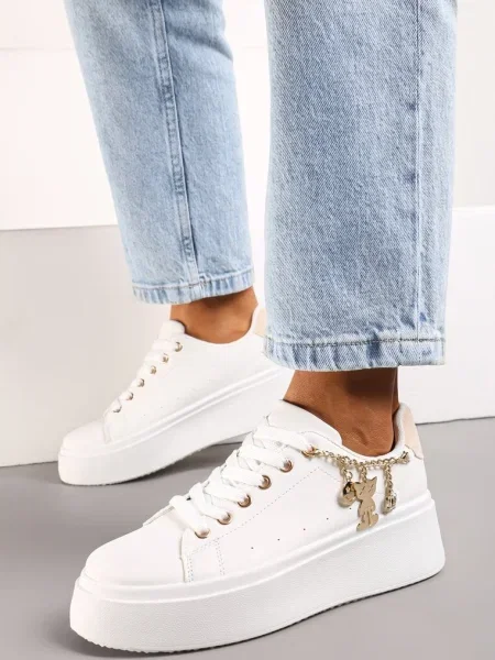Sneakers Albi-Bej din Piele Ecologică cu Platformă Lanț și Pandantive Salvania alb