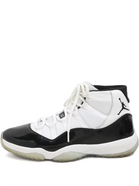 Lakierowane sneakersy Jordan skórzane białe