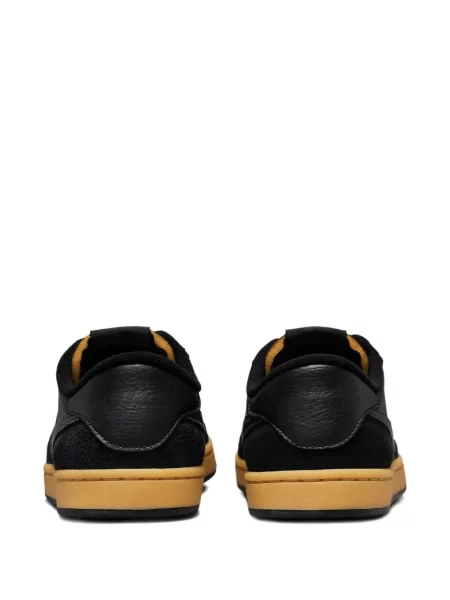 Sneakerși Nike Blazer cu platformă alb
