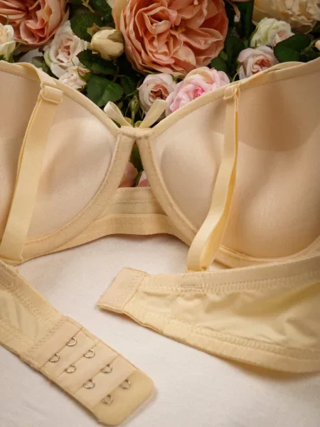 Sutien Push Up cu Decupaje Laterale Biathy bej