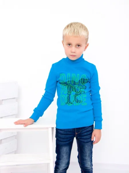 Гольф водолазка носи своє синяя