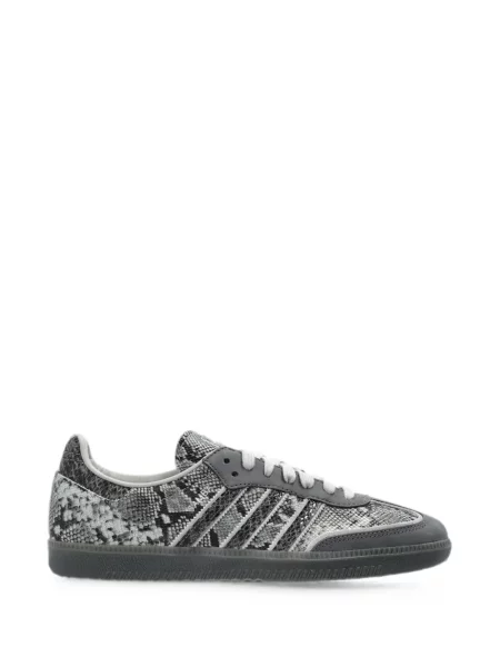Decupat tricou Adidas cu imagine alergare gri