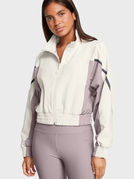 Укорочена вітровка Under Armour бежева