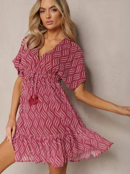 Mini Sukienka z Falbanką o Fasonie Nietoperza z Trójkątnym Dekoltem i Troczkami Beinnase czerwona