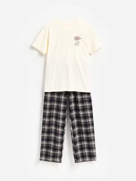 Reserved Pijama din două piese din crem