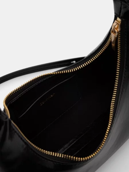 Calvin Klein Táska Foil Logo Glossy fekete