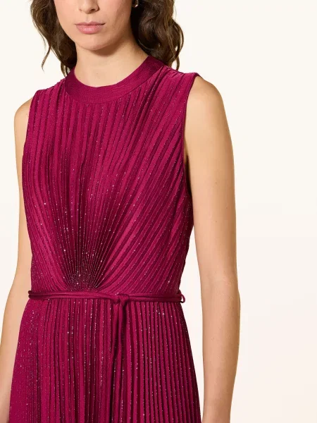 Phase Eight Sukienka Plisowana Simara Z Brokatową Przędzą pink różowa
