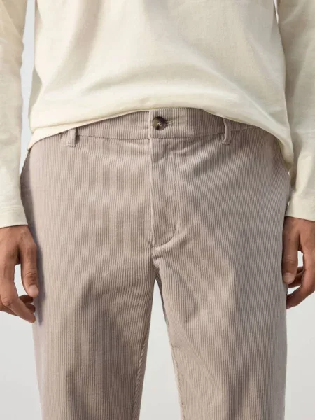 Spodnie sztruksowe slim fit jasny / pastelowy Mężczyzna 42 MANGO MAN szary