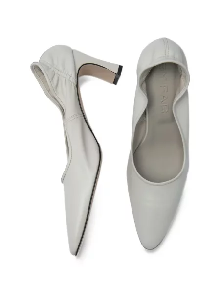 Pantofi cu toc By Far din piele alb