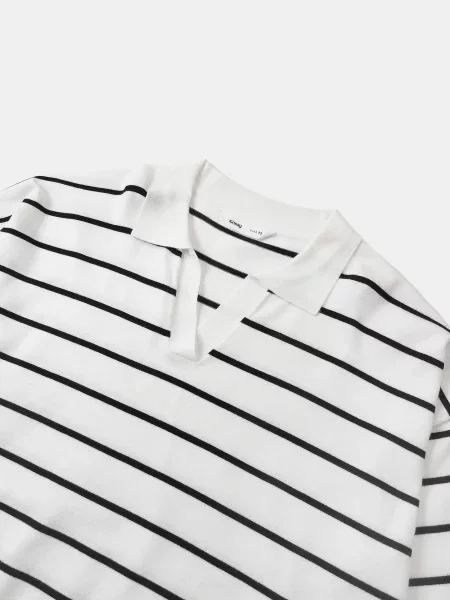 Светр у смужку з коміром білий