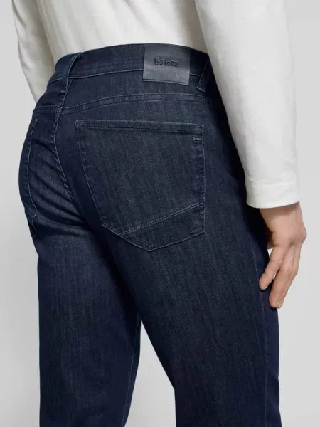 Jeansy o kroju regular fit z 5 model ‘CHUCK’ granatowe