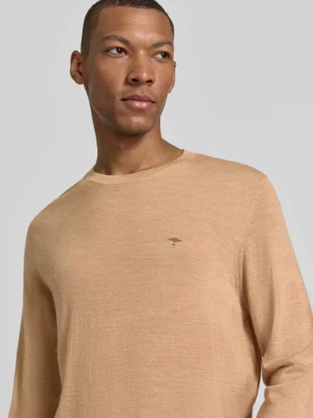 Sweter z dzianiny o kroju regular fit z wełny z okrągłym dekoltem Fynch-hatton