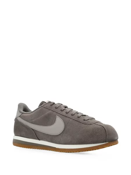 Decupat pantaloni scurți Nike cu broderie plasă roz