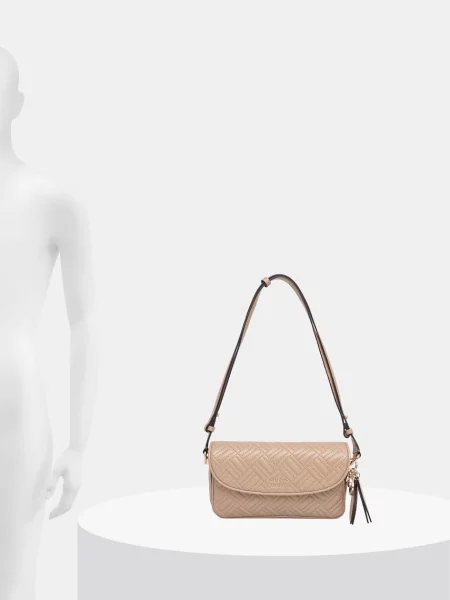 Кожаная сумка-багет Guess