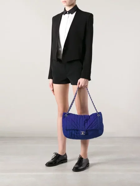 Prošívaná kabelka Chanel Pre-owned modrá