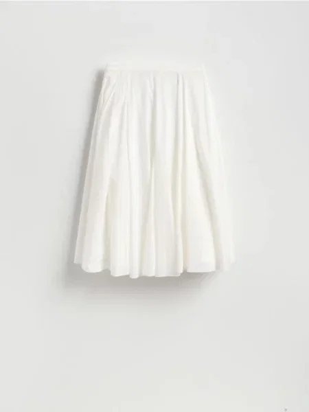 Reserved Fustă midi din alb