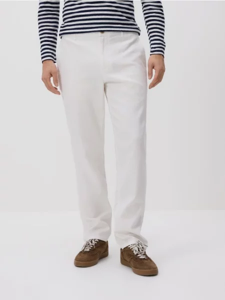 Reserved Pantaloni chino slim cu adaos de in alb