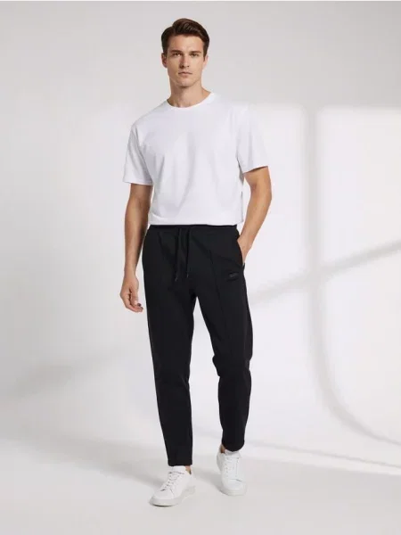 Sinsay Spodnie jogger czarny