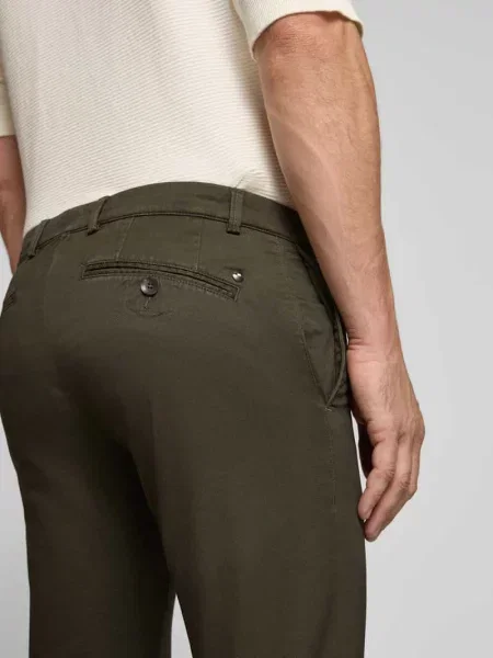 Chinos o kroju slim fit z mieszanki bawełny Bugatti