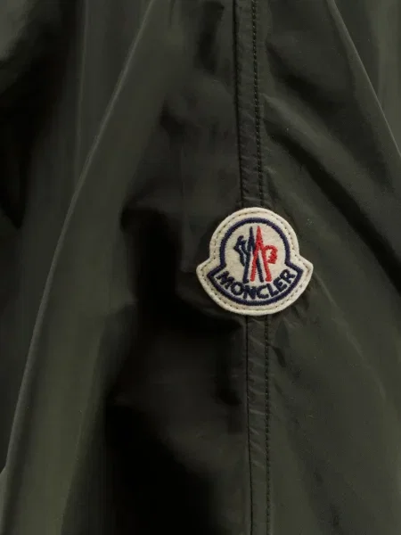 Geacă Moncler cu glugă cu autograf verde