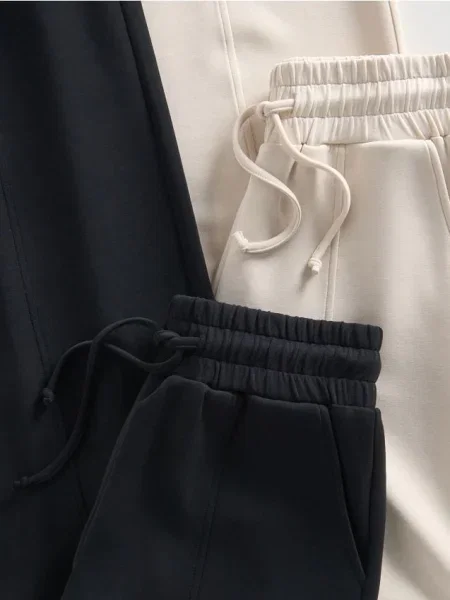 Reserved Pantaloni sport negru