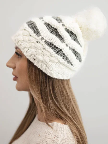 Căciulă Kesi tricotate cu pompoane gri