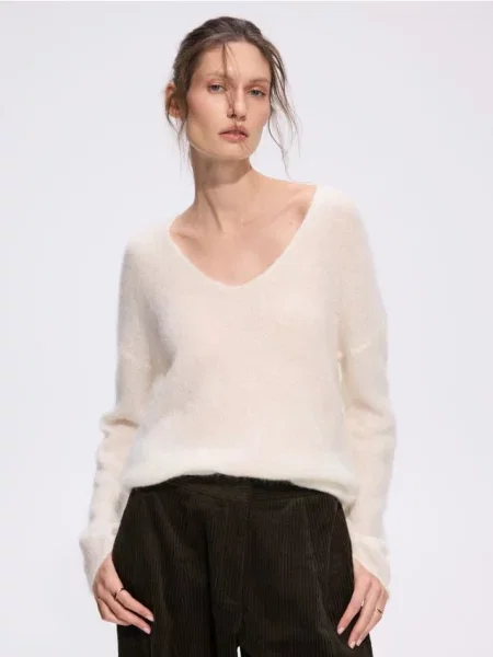 Reserved Pulover cu mohair și lână nude