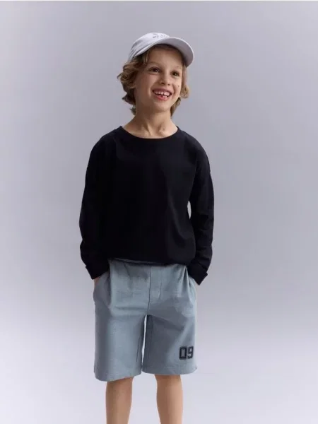 Reserved Pantaloni scurți bermude deschis gri