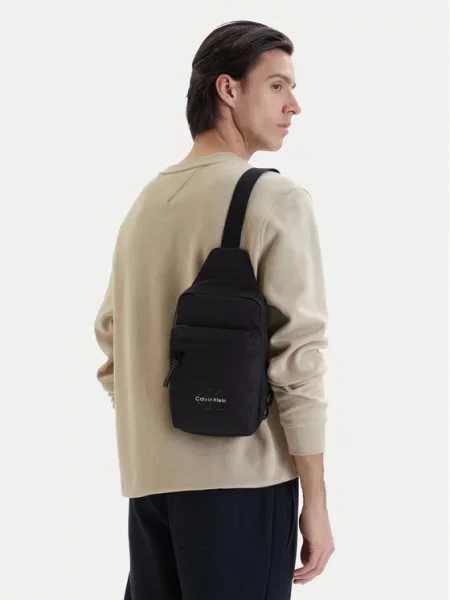Calvin Klein Мъжка чантичка Bold Sling черен
