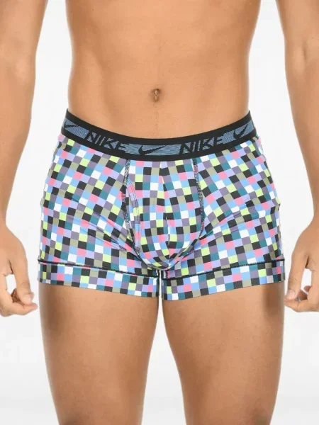Scurt chiloți Nike cu imagine cu model floral negru