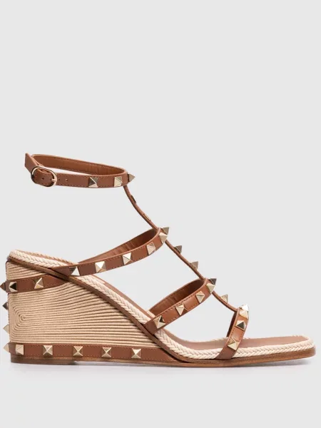 Шкіряні босоніжки Rockstud на танкетці Valentino коричневі