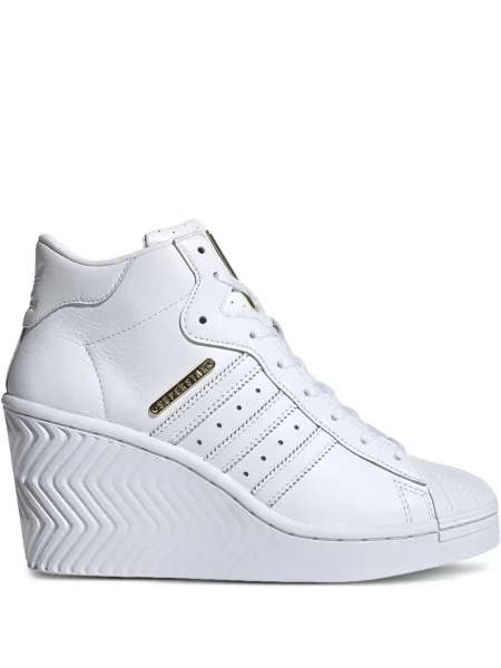 Sneakerși Adidas UltraBoost cu dungi de drumeție gri