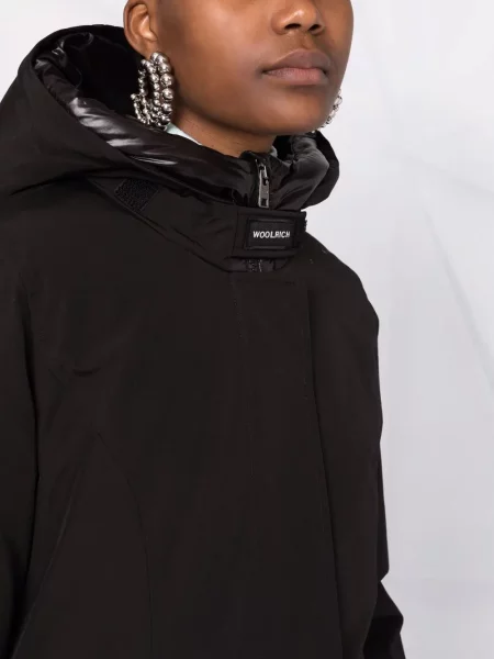 Zateplená parka Woolrich černá