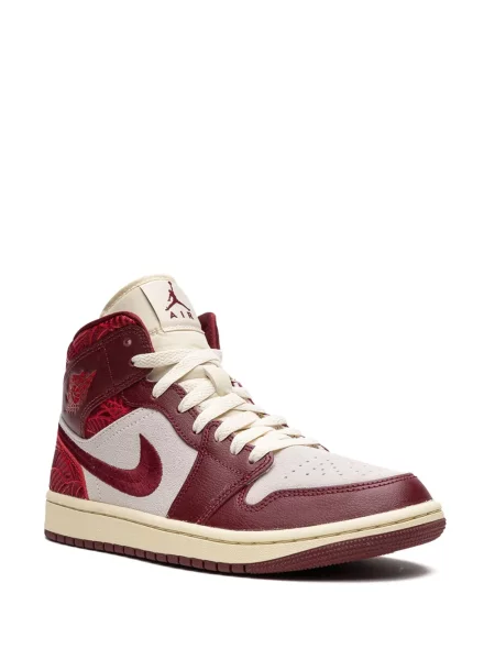 Sportbačiai Jordan Air Jordan 1 raudona