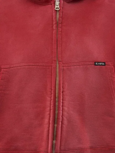 Majica s kapuljačom Kamiya s izlizanim efektom crvena