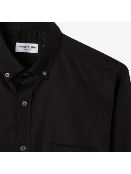 Lacoste Koszula O Regularnym Kroju Z Kołnierzykiem Zapinanym Na W Kolorze Czarnym czarna