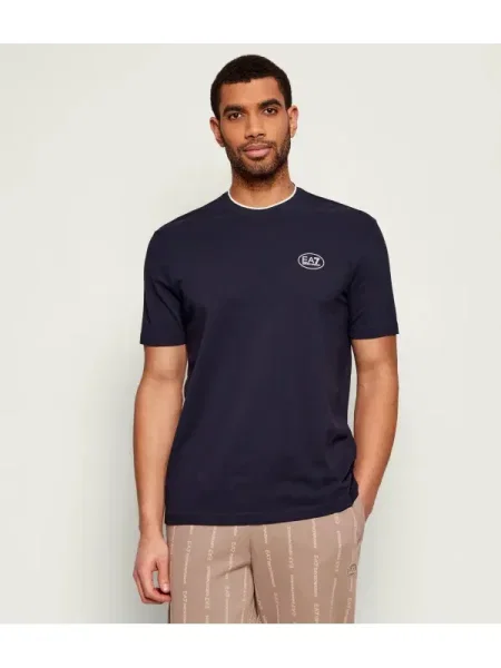 Tricou