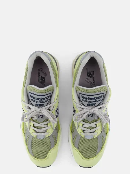 Замшевые кроссовки New Balance