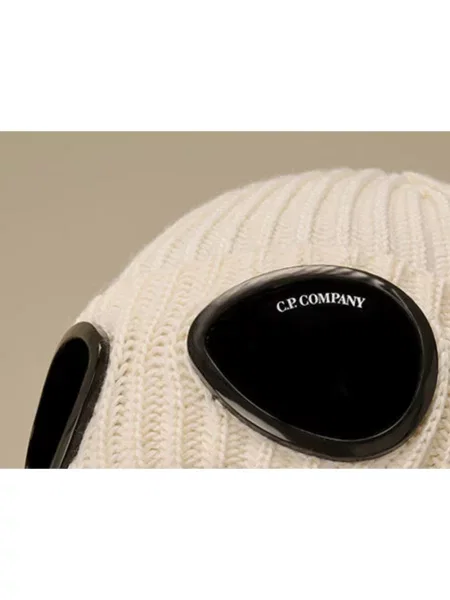 C.P. Company czapka wełniana beżowy