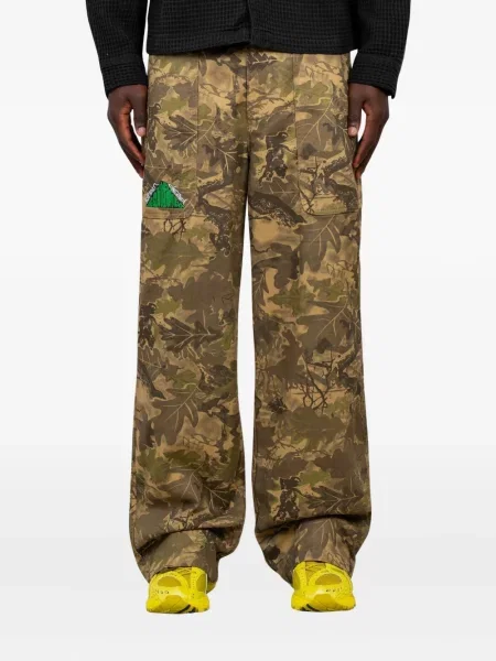 Pantaloni cargo Brain Dead cu imagine cu model camuflaj maro