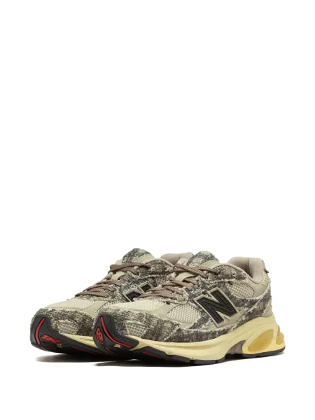 Sneakerși New Balance maro