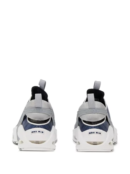 Dlouhé plisované tričko Nike s potiskem černé