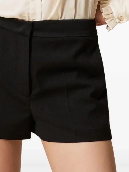 Pantaloni scurți Twinset din satin negru