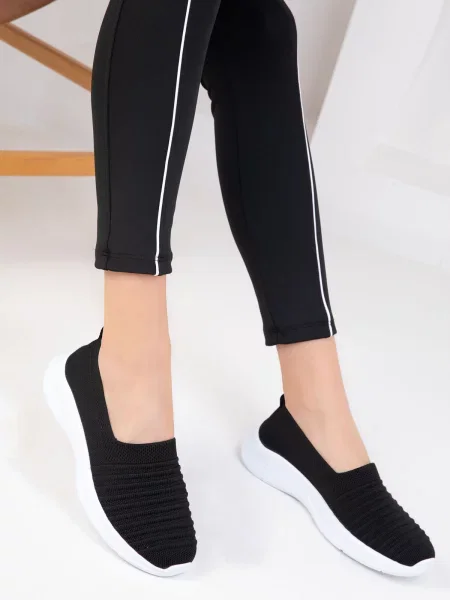 Sneakerși Soho negru
